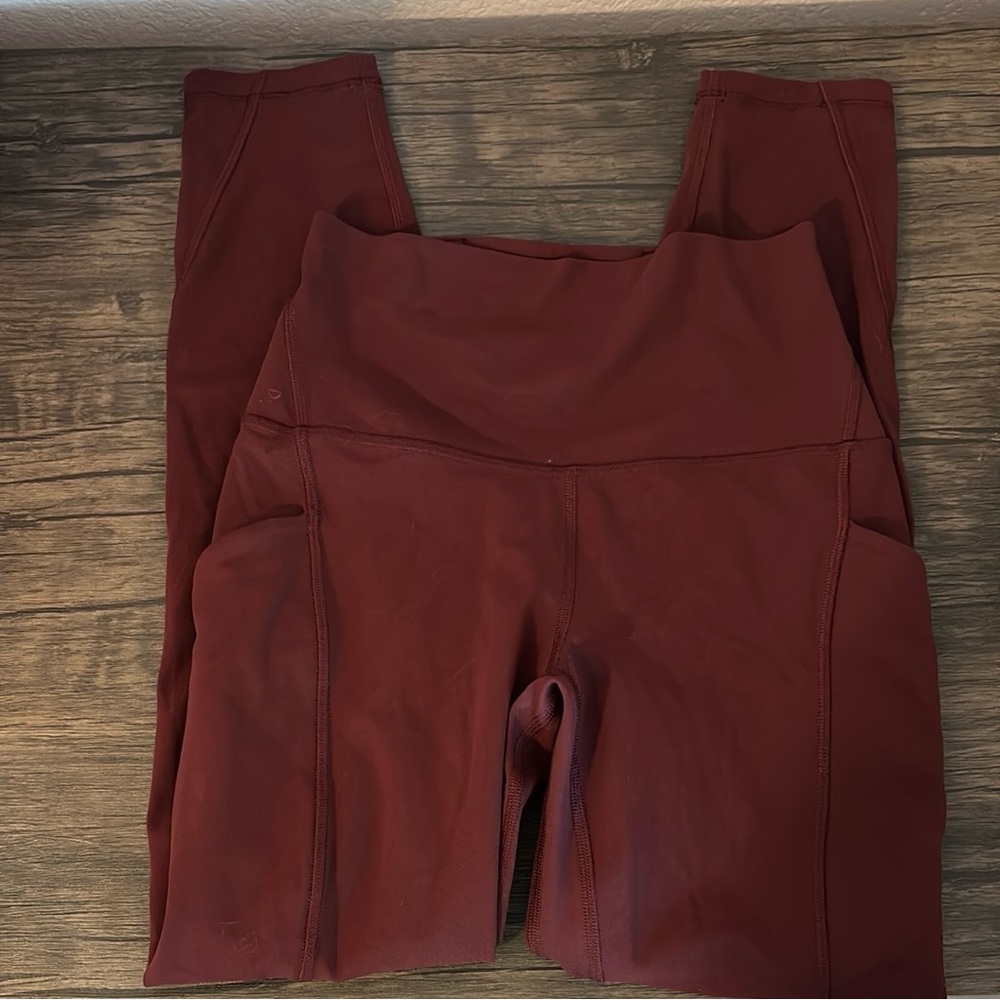 Lululemon women’s leggings size 4